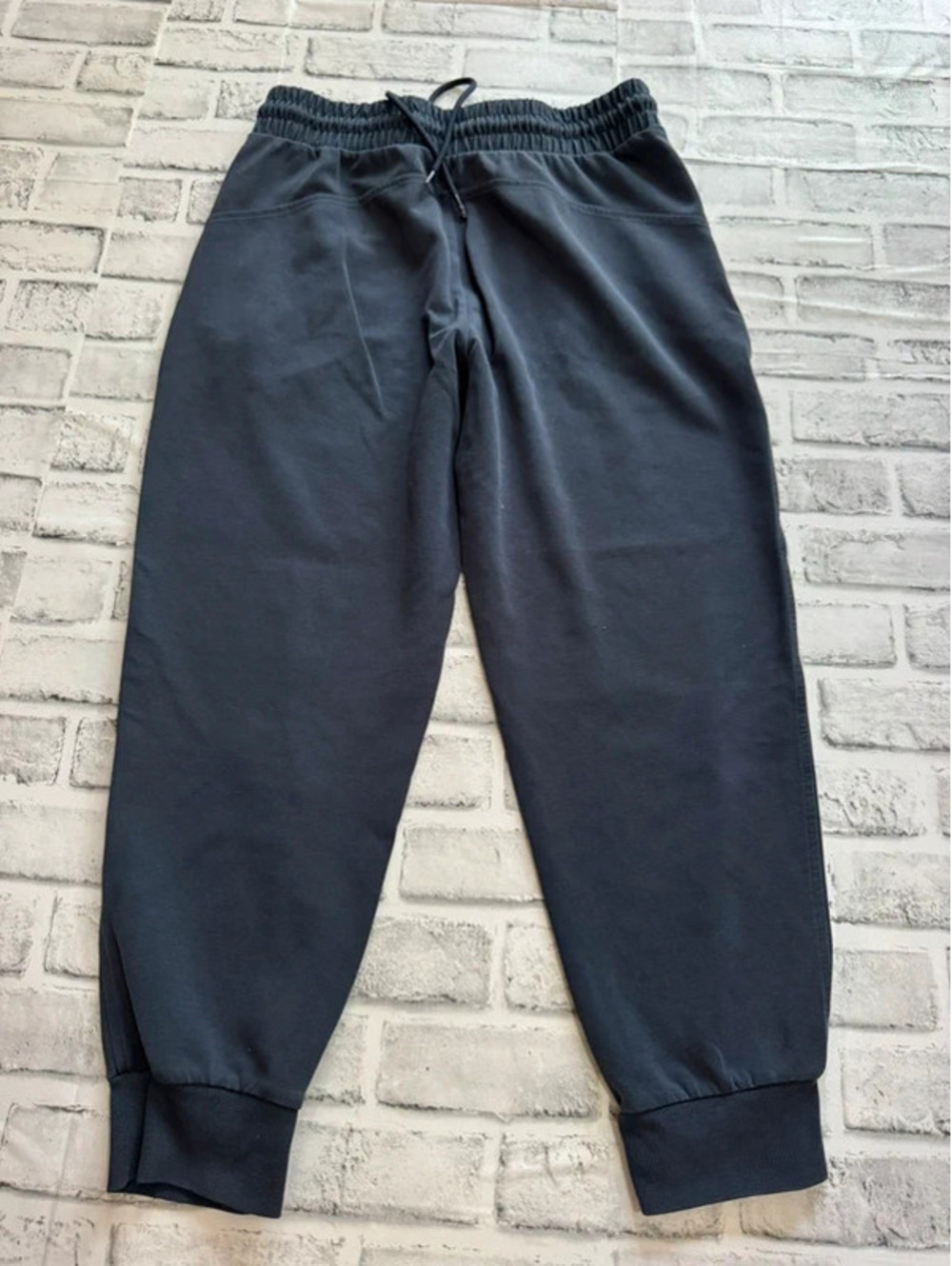 Women’s Old Navy blue high rise joggers Medium petite - Picture 2 of 4